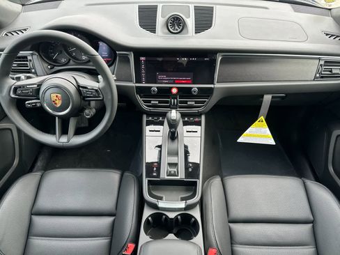 New 2026 Porsche Macan GTS image 6