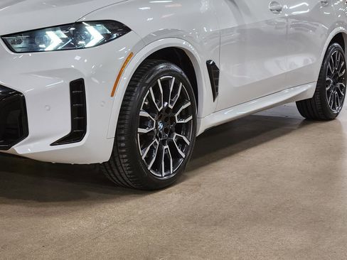 Used 2024 BMW X5 xDrive40i w/ M Sport Package image 17