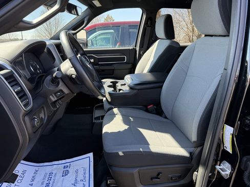 Used 2024 RAM 2500 Big Horn w/ Safety Group image 11