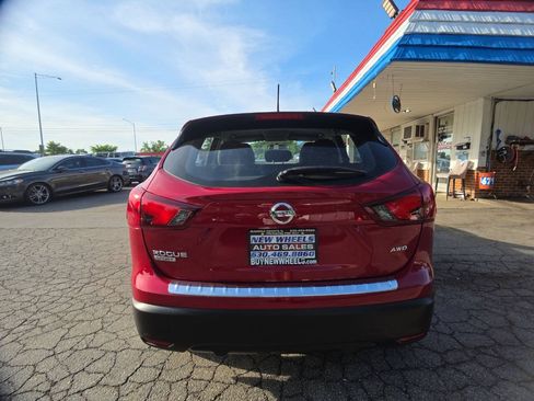 Used 2018 Nissan Rogue Sport S w/ S Appearance Package AWD/4WD image 20