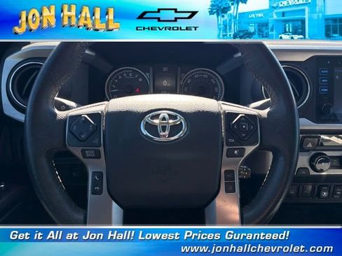 Used 2018 Toyota Tacoma 2WD Double Cab image 24