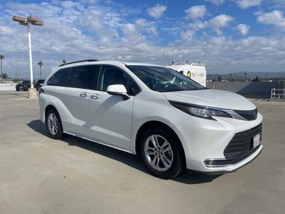 Used 2022 Toyota Sienna XLE