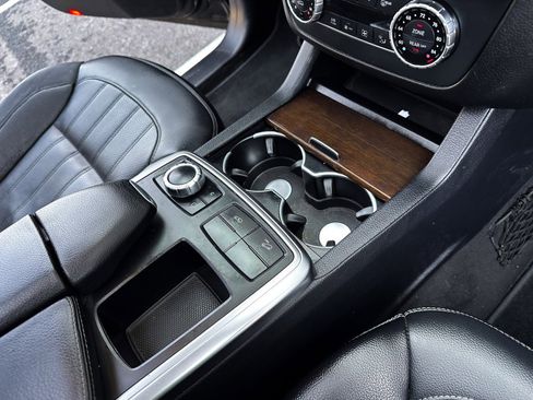 Used 2013 Mercedes-Benz GL 450 4MATIC w/ Premium 2 Pkg image 35