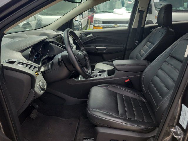 Used 2019 Ford Escape Titanium w/ U9j03 - Titanium Tow Package AWD/4WD image 21