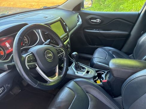 Used 2015 Jeep Cherokee Limited w/ Luxury Group image 12