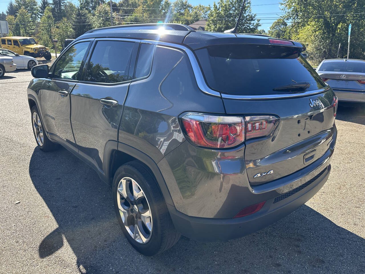 Used 2018 Jeep Compass Limited w/ Safe & Security Group AWD/4WD image 4