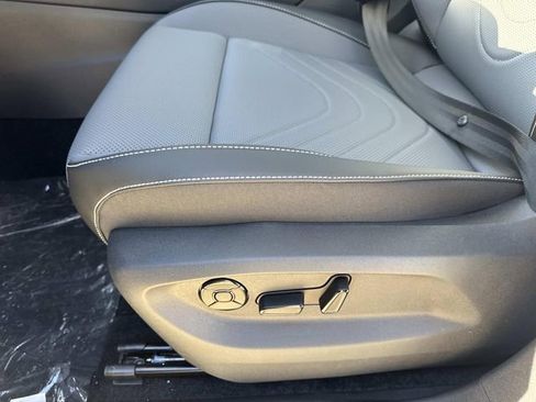 New 2026 Volkswagen Tiguan SE image 14