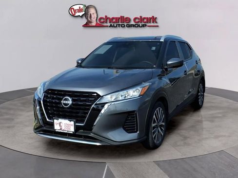 Used 2024 Nissan Kicks SV FWD image 1