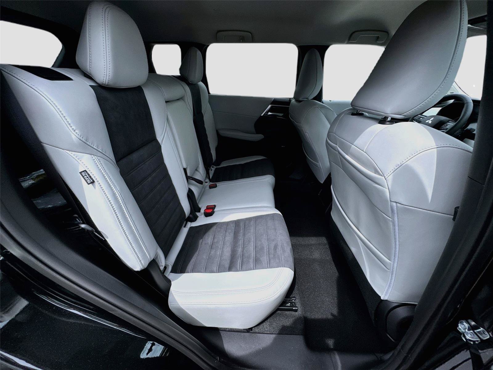New 2026 Mitsubishi Outlander SE FWD image 29