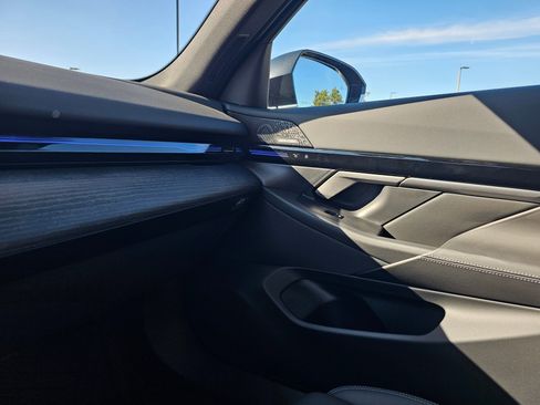 Certified 2025 BMW 530i xDrive 530i xDrive w/ Premium Package image 26