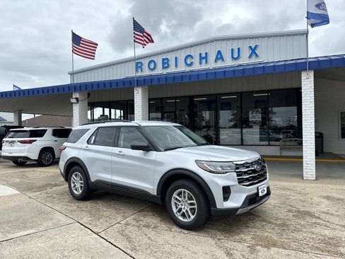 New 2026 Ford Explorer Active RWD image 1