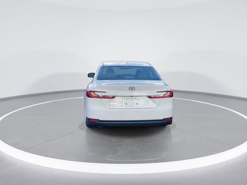 Used 2025 Toyota Camry LE image 7