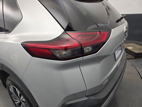 Used 2021 Nissan Rogue SV AWD/4WD image 17