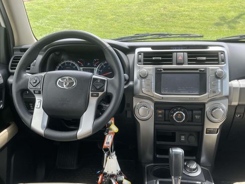 Used 2019 Toyota 4Runner SR5 Premium AWD/4WD image 12