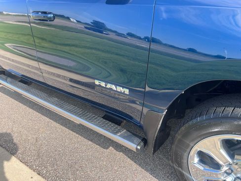 Used 2024 RAM 1500 Big Horn AWD/4WD image 3