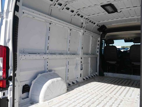 Used 2025 RAM ProMaster 2500 w/ Convenience Group FWD image 14