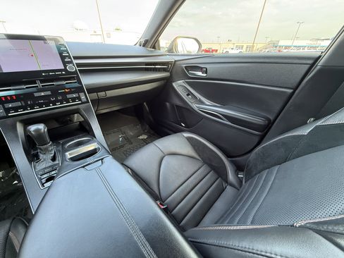 Used 2021 Toyota Avalon XSE image 31