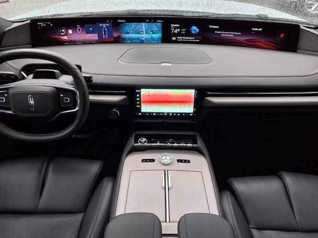 New 2025 Lincoln Navigator Reserve w/ Jet Appearance Package AWD/4WD image 9