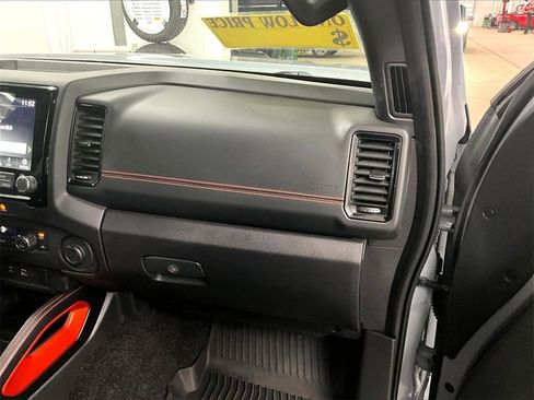Used 2024 Nissan Frontier PRO-4X w/ Off-Road Protection Package image 13