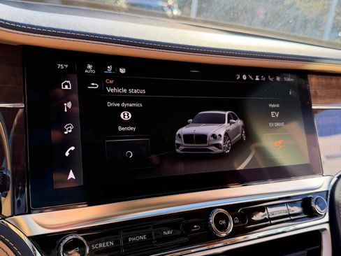 Used 2025 Bentley Flying Spur Plug-In Hybrid AWD/4WD image 30