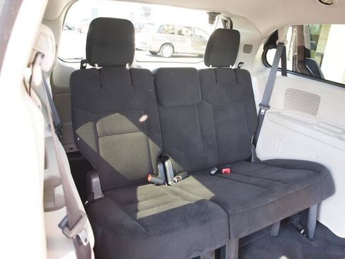 Used 2016 Dodge Grand Caravan SXT FWD image 8