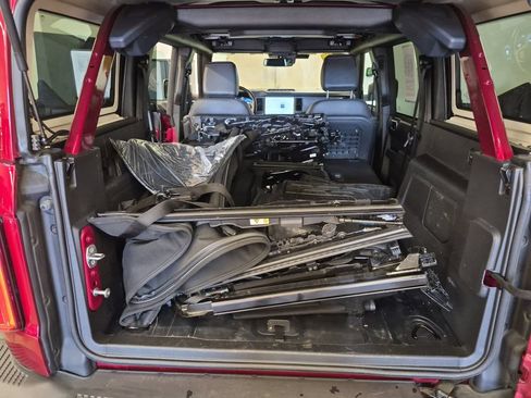 Used 2025 Ford Bronco Badlands w/ Sasquatch Package AWD/4WD image 13