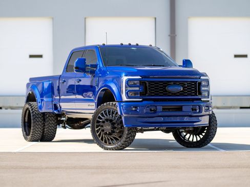 Used 2026 Ford F450 Platinum w/ Platinum Plus Package AWD/4WD image 1