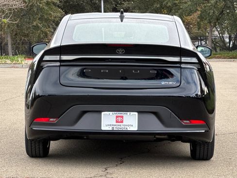 New 2026 Toyota Prius Plug-In Hybrid FWD image 5