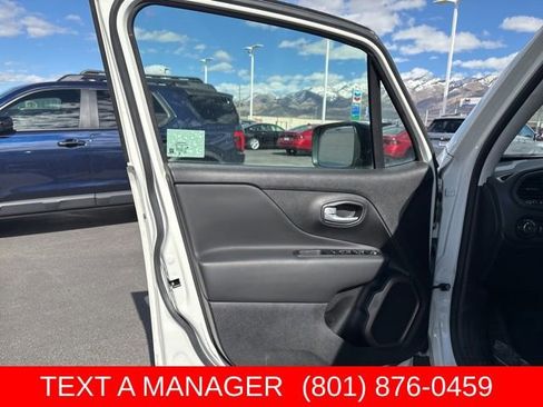Used 2023 Jeep Renegade Latitude w/ Sun/Sound Group AWD/4WD image 9