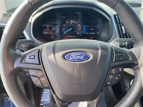 Used 2022 Ford Edge Titanium image 10