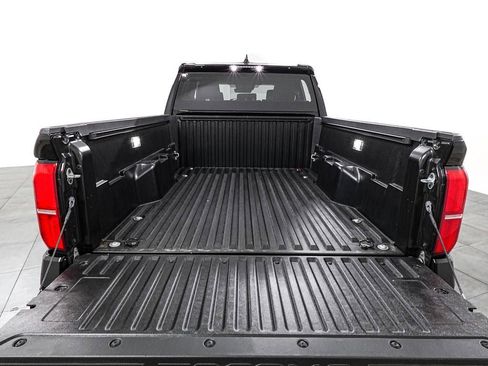 Used 2025 Toyota Tacoma TRD Sport image 25