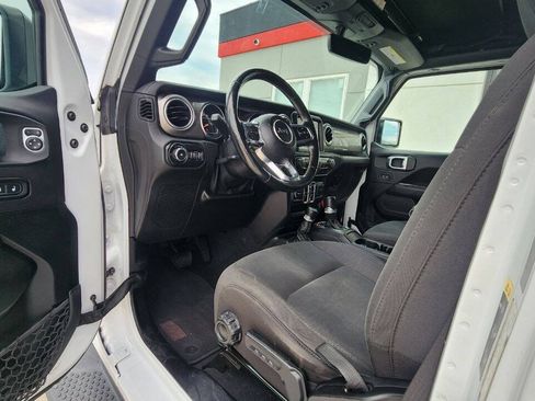 Used 2020 Jeep Wrangler Unlimited Sahara AWD/4WD image 10