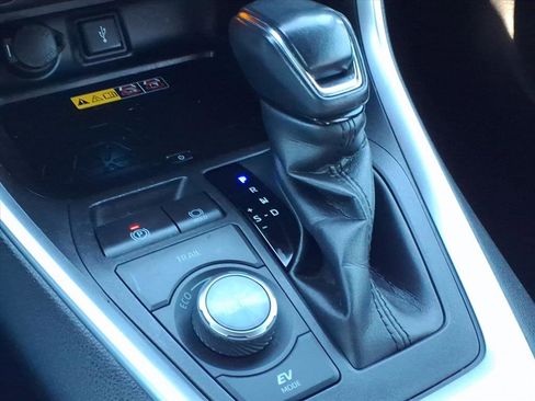 Certified 2022 Toyota RAV4 XSE image 19