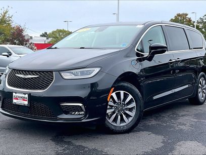 Used 2024 Chrysler Pacifica Limited