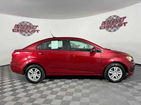 Used 2012 Chevrolet Sonic LS image 8