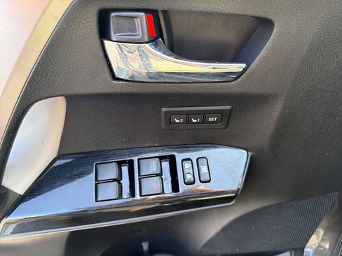 Used 2017 Toyota RAV4 Limited FWD image 20