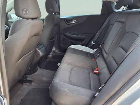 Used 2018 Chevrolet Malibu LS w/ LPO, Convenience Package 2 FWD image 11