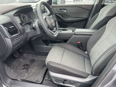 Used 2023 Nissan Rogue SV image 8