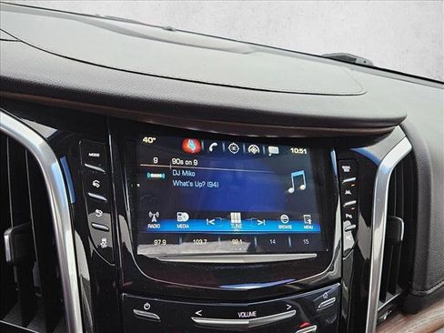 Used 2018 Cadillac Escalade Luxury image 16