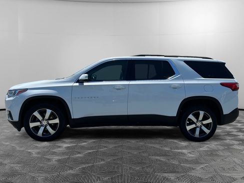 Used 2021 Chevrolet Traverse LT w/ LT Premium Package AWD/4WD image 2