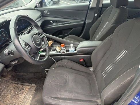 Used 2023 Hyundai Elantra SEL w/ Convenience Package image 4