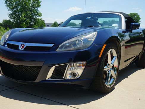 Used 2008 Saturn Sky Red Line RWD image 3
