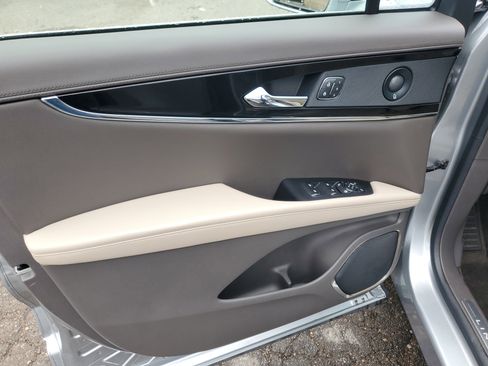 Certified 2022 Lincoln Nautilus Reserve w/ Equipment Group 201A image 10