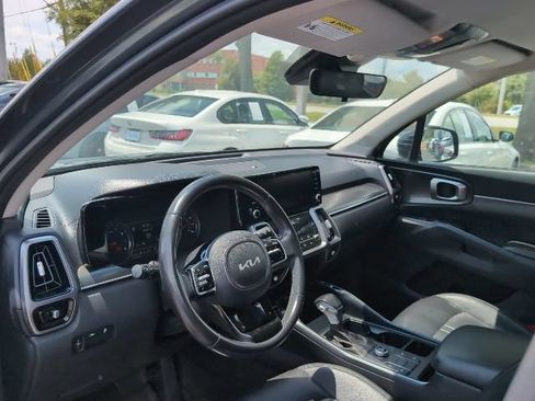 Used 2022 Kia Sorento S FWD image 8