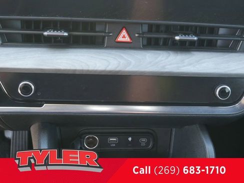 Used 2023 Kia Sportage X-Line w/ X-Line Premium Package AWD/4WD image 31