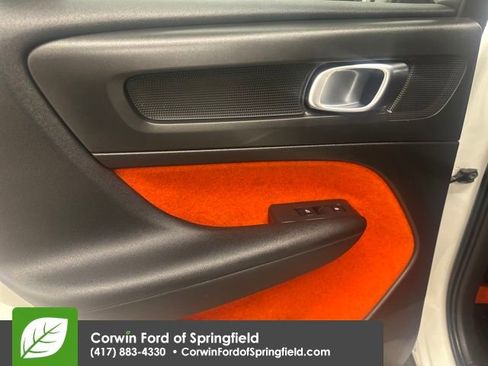 Used 2021 Volvo XC40 T5 R-Design w/ Protection Package Premier image 20