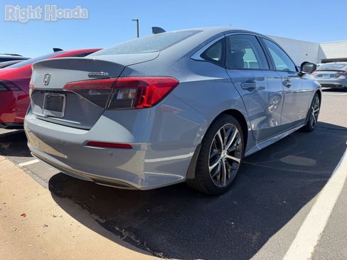 Used 2023 Honda Civic Touring image 4