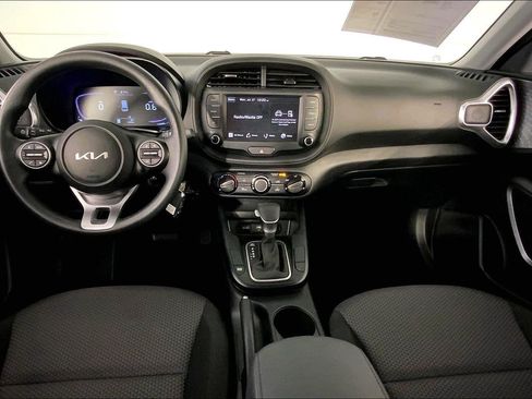 Certified 2025 Kia Soul LX w/ LX Technology Package FWD image 15