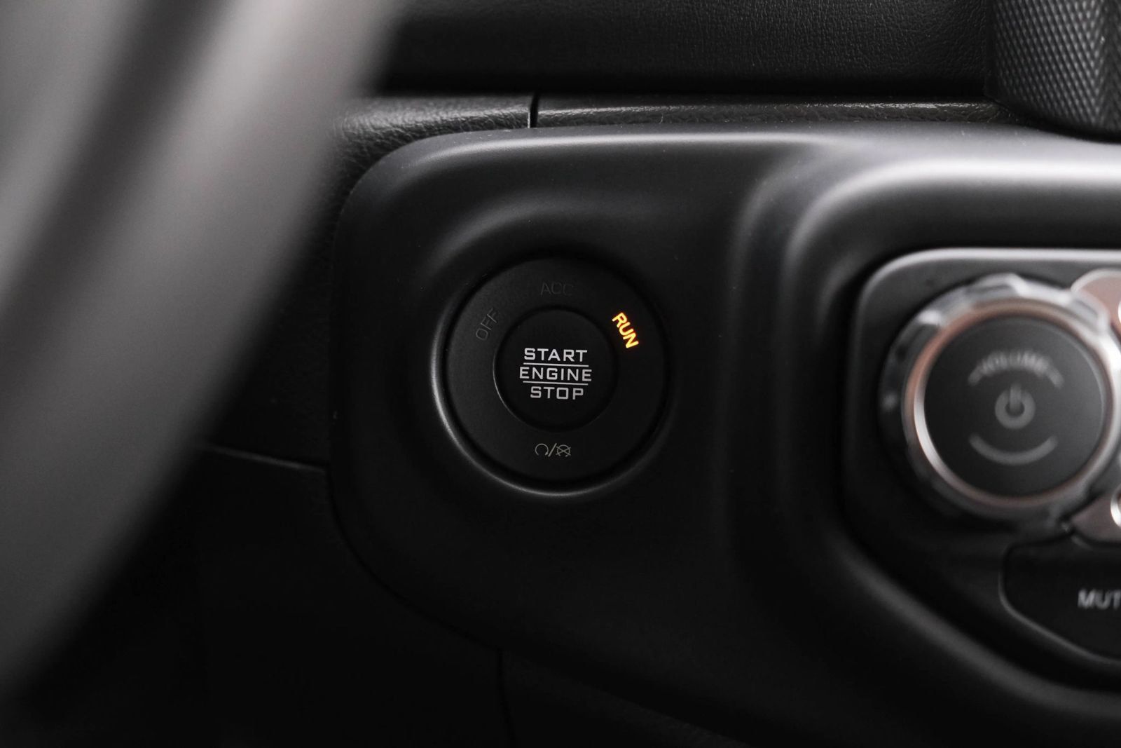 Used 2023 Jeep Wrangler Unlimited Sahara AWD/4WD image 36
