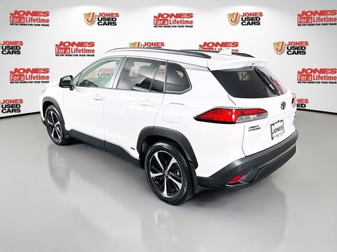 Used 2023 Toyota Corolla Cross AWD Hybrid w/ Convenience Package image 2